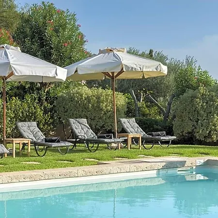 Sleeps 10 Pool Air Con Wifi * Μουσάτα
